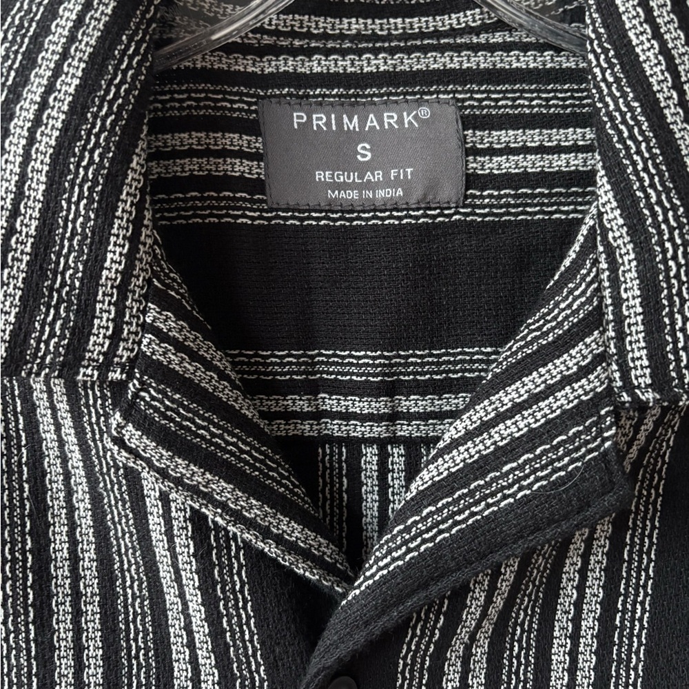Men’s Primark Black & White textured Stripe Short-Sleeve Button-Up Shirt Sz S - Picture 2 of 6